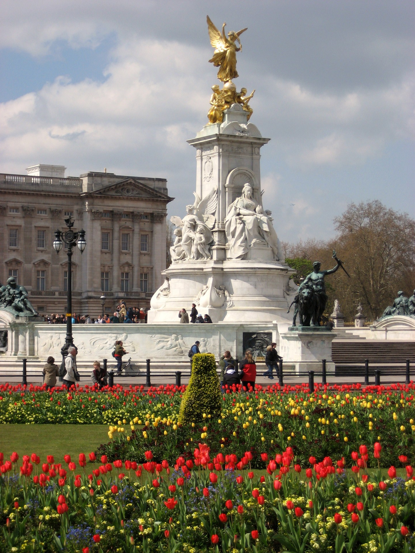 Queen Victoria Monument, Buckingham Palace